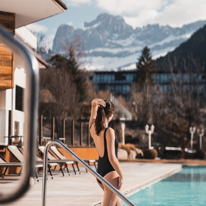 Hotel-Engel-Gourmet-&-SPA_Piscine-Exterieure_Dolomites_7