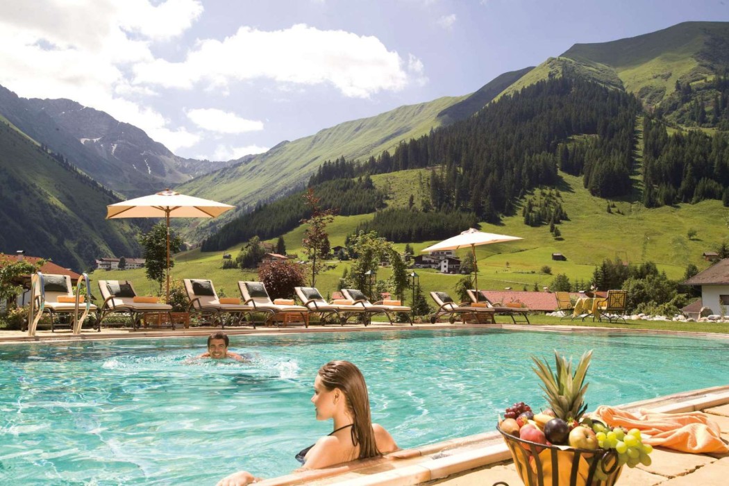 Hotel-Singer-Relais-&-Chateaux_Tyrol_Piscine_1