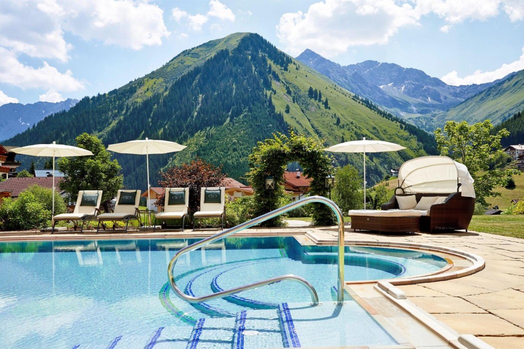 Hotel-Singer-Relais-&-Chateaux_Tyrol_Piscine_2