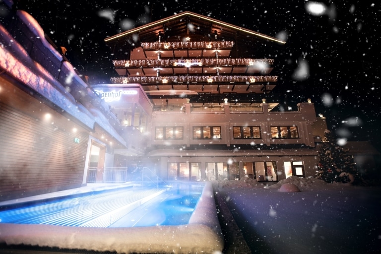 Vue d'hiver de l'hôtel Alpenhof à Hintertux