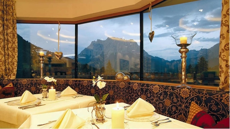 Dîner romantique avec vue sur la Zugspitze